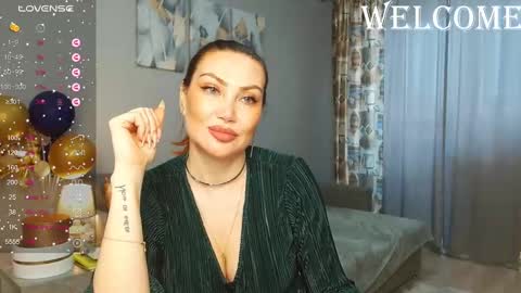 Snapshot of kate_space chatting on 02.25.25 Therapist online show from 02.25.25