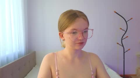 Snapshot of katebunnys chatting on 06.08.26 katebunnys online show from 06.08.26