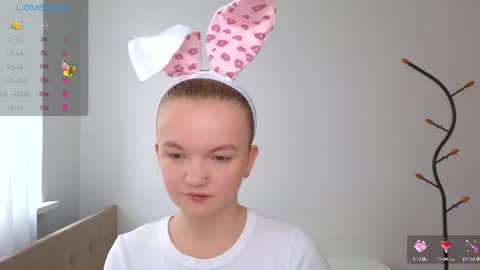 Snapshot of katebunnys chatting on 06.27.26 katebunnys online show from 06.27.26