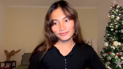 Snapshot of katedami chatting on 12.27.24 Kate Dami online show from 12.27.24