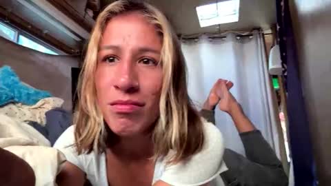 Snapshot of katelinxxx chatting on 10.30.25 Katelin online show from 10.30.25