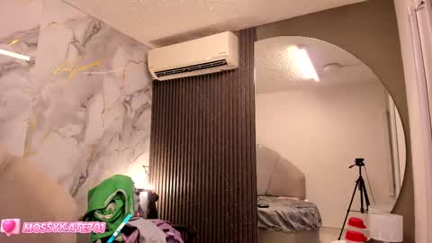 Im Katherine but call me Kate  online show from 02.23.25