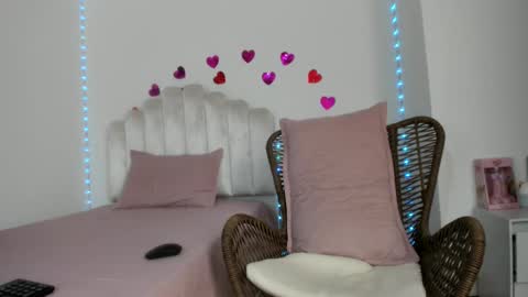 Snapshot of katerin_moore chatting on 09.16.25 katherin moore online show from 09.16.25