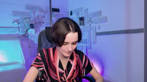 Snapshot of katewillows chatting on 12.03.25 katewillows online show from 12.03.25