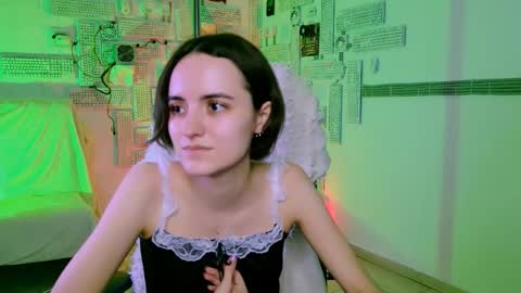 katewillows online show from 02.11.26