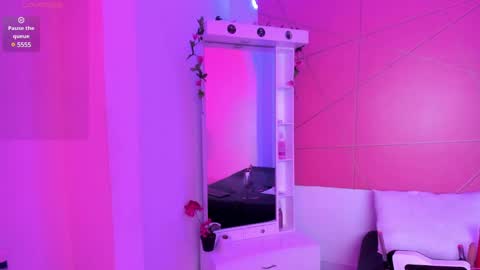 katey Curvy01 online show from 12.23.24