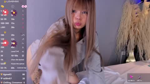 KatheGomez  online show from 01.06.25