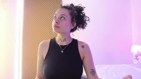 KatheGomez  online show from 01.25.25