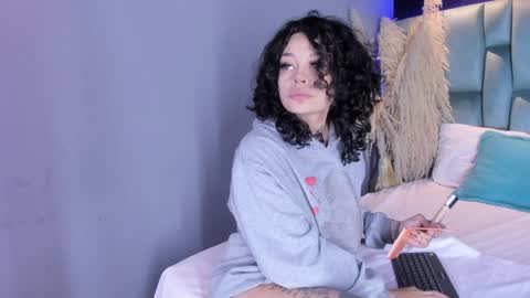 KatheGomez  online show from 01.29.25