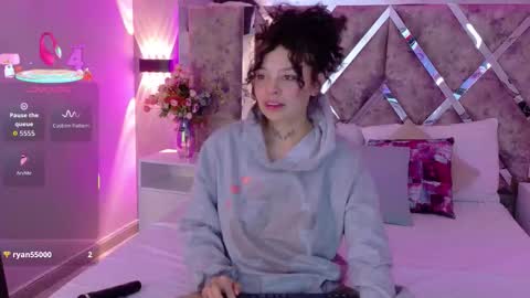 KatheGomez  online show from 10.15.25