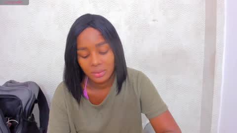 Snapshot of katherin_cruzz chatting on 03.10.25 katherin online show from 03.10.25