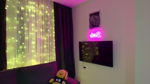 katherinepinke online show from 12.25.24