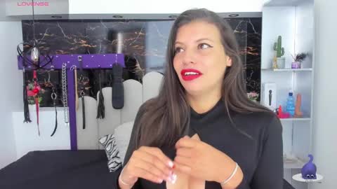Snapshot of kathia_arnstrong chatting on 02.12.25 Kathia online show from 02.12.25