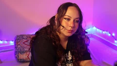 Snapshot of kathleencosmicvice chatting on 12.16.25 Kathleen online show from 12.16.25