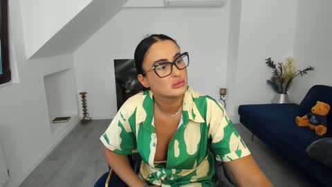 Snapshot of kathy_baby chatting on 09.16.25 online show from 09.16.25