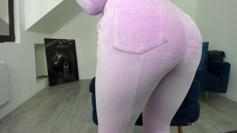 Snapshot of kathy_baby chatting on 09.27.25 online show from 09.27.25