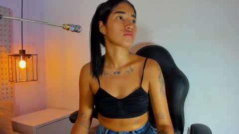 Snapshot of kathy_naughty1 chatting on 12.20.24 Khaty online show from 12.20.24