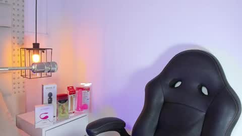 Snapshot of kathy_naughty1 chatting on 12.21.24 Khaty online show from 12.21.24