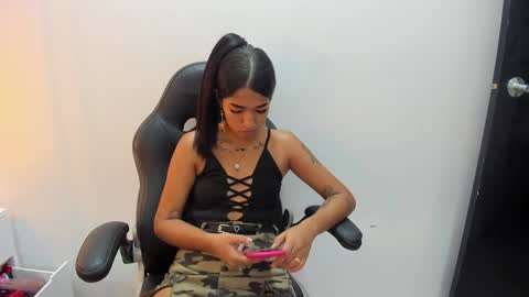 Snapshot of kathy_naughty1 chatting on 01.10.25 Khaty online show from 01.10.25