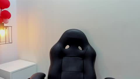 Snapshot of kathy_naughty1 chatting on 02.19.25 Khaty online show from 02.19.25