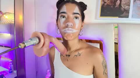 Snapshot of kathy_naughty1 chatting on 12.17.25 Khaty online show from 12.17.25