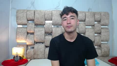 Kaht y Aiden online show from 04.22.26