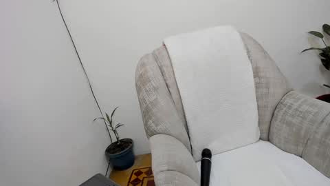 Snapshot of katia_12_ chatting on 12.30.24 katia_12_ online show from 12.30.24