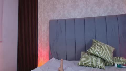 Karen Villas online show from 02.21.25