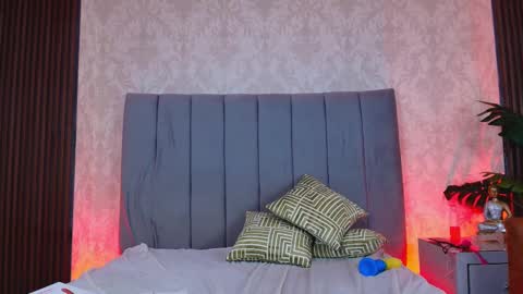 Karen Villas online show from 02.22.25