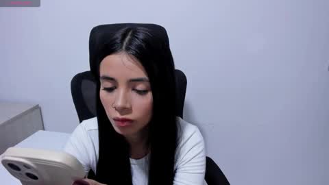 Snapshot of katialips_ chatting on 01.16.26 Katia online show from 01.16.26