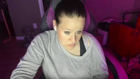 Snapshot of katie227 chatting on 01.24.25 Katie online show from 01.24.25