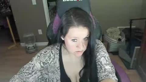 Snapshot of katie227 chatting on 01.30.25 Katie online show from 01.30.25