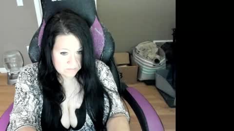 Snapshot of katie227 chatting on 01.30.25 Katie online show from 01.30.25