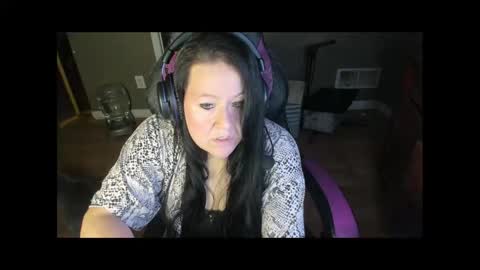 Snapshot of katie227 chatting on 02.04.25 Katie online show from 02.04.25