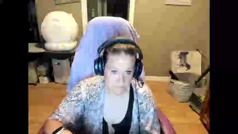 Snapshot of katie227 chatting on 10.14.25 Katie online show from 10.14.25