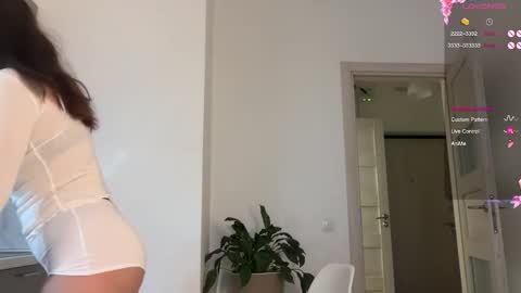 Katienext stream  online show from 10.26.25