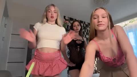 Katienext stream  online show from 03.12.26