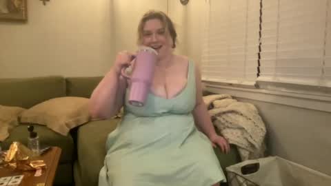 Snapshot of katiecopper27 chatting on 06.14.26 katiecopper27 online show from 06.14.26