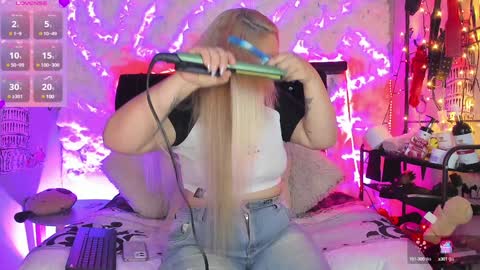 Snapshot of katieeandsharon chatting on 01.14.25 SHARON KATIEE online show from 01.14.25