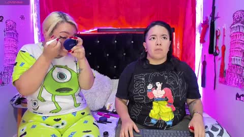 Snapshot of katieeandsharon chatting on 02.07.25 SHARON KATIEE online show from 02.07.25