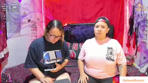 Snapshot of katieeandsharon chatting on 10.20.25 SHARON KATIEE online show from 10.20.25