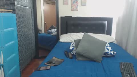 Snapshot of katiehotx chatting on 01.28.25 katie online show from 01.28.25