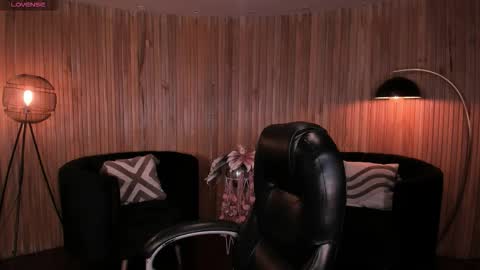 Kate Stonne online show from 11.20.25