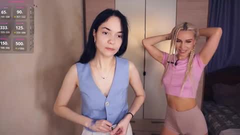 Snapshot of katievillard chatting on 12.14.25 Crystal really Kristel online show from 12.14.25