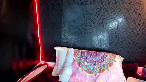 Snapshot of katizaldana chatting on 02.15.25 kati online show from 02.15.25