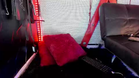 Snapshot of katizaldana chatting on 10.01.25 kati online show from 10.01.25