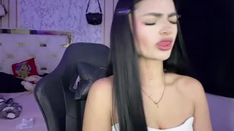Snapshot of katleen_v chatting on 06.25.26 Katleen. online show from 06.25.26