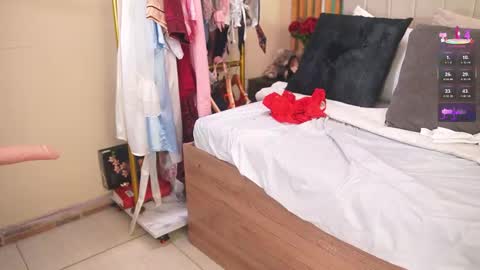 K A T L Y N  online show from 10.18.25