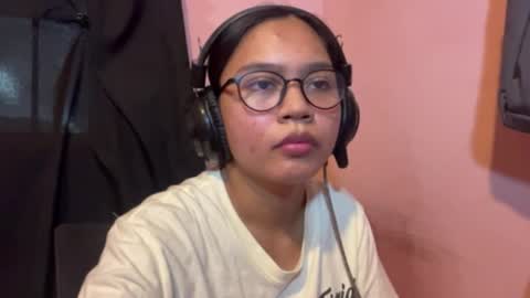 Snapshot of katlynpelyo chatting on 05.27.26 Lily online show from 05.27.26