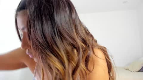 Follow me on instagram and twitter as correaktnees online show from 12.10.24